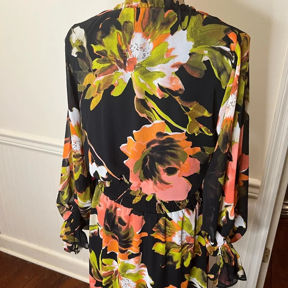 Vince Camuto Bold Floral Print Dress NWT‎ size Large